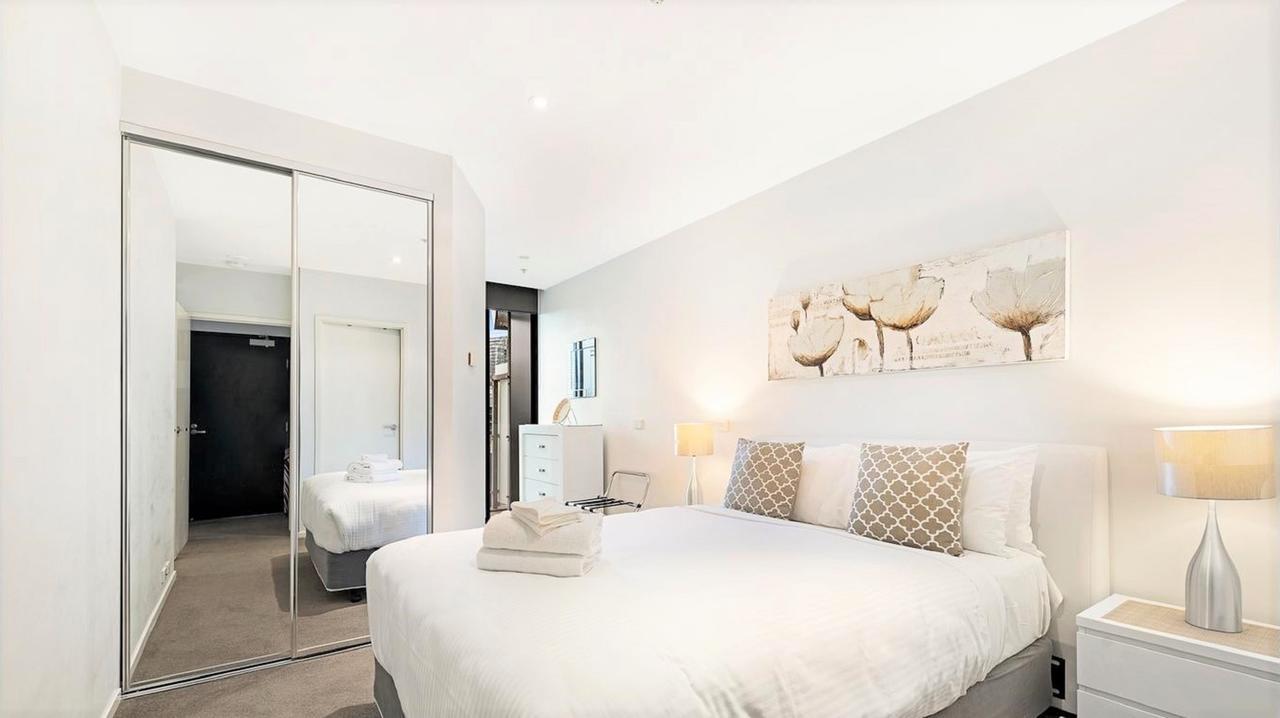 Docklands Executive Apartments - เมลเบิร์น ภายนอก รูปภาพ
